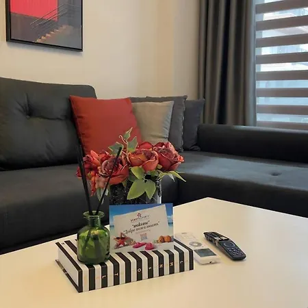 0017 White Sail Cozy 1-Bedroom Apartment Steps From Yekta Mall In Mahmutlar, Alanya